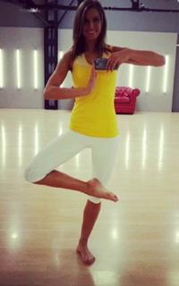 Laury Thilleman feet photo thumbnail