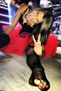 Laury Thilleman feet photo thumbnail