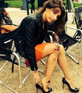 Laury Thilleman feet photo thumbnail