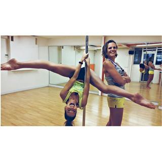 Laury Thilleman feet photo thumbnail