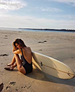 Laury Thilleman feet photo thumbnail