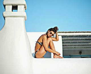 Laury Thilleman feet photo thumbnail