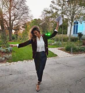 Laury Thilleman feet photo thumbnail