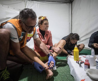 Laury Thilleman feet photo thumbnail