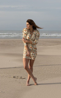 Laury Thilleman feet photo thumbnail