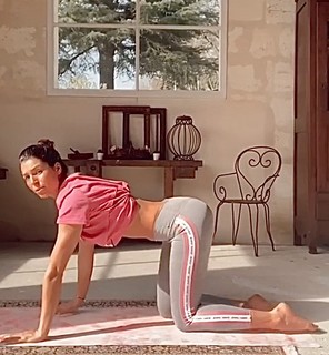 Laury Thilleman feet photo thumbnail