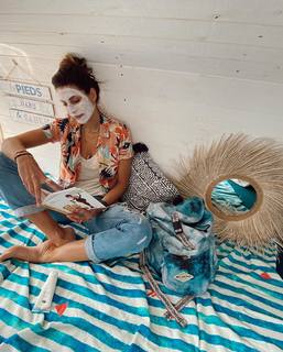 Laury Thilleman feet photo thumbnail