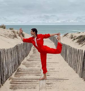 Laury Thilleman feet photo thumbnail