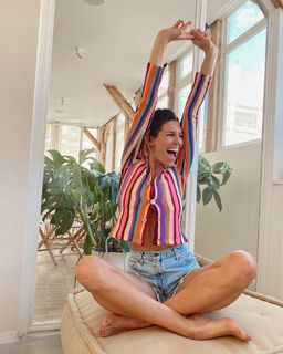 Laury Thilleman feet photo thumbnail