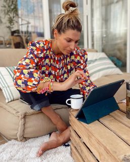 Laury Thilleman feet photo thumbnail