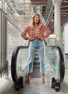 Laury Thilleman feet photo thumbnail