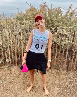 Laury Thilleman feet photo thumbnail