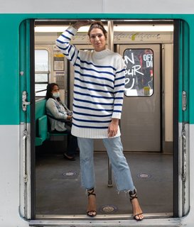 Laury Thilleman feet photo thumbnail