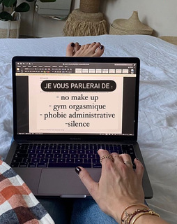 Laury Thilleman feet photo thumbnail