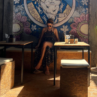 Laury Thilleman feet photo thumbnail