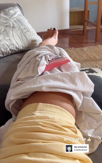 Laury Thilleman feet photo thumbnail