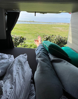 Laury Thilleman feet photo thumbnail