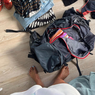 Laury Thilleman feet photo thumbnail