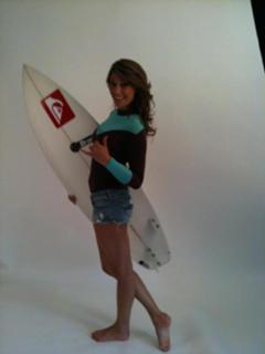 Laury Thilleman feet photo thumbnail