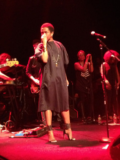 Lauryn Hill feet photo 5