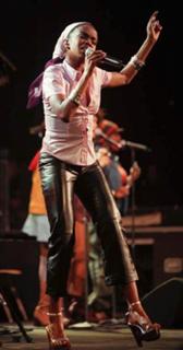 Lauryn Hill feet photo 14