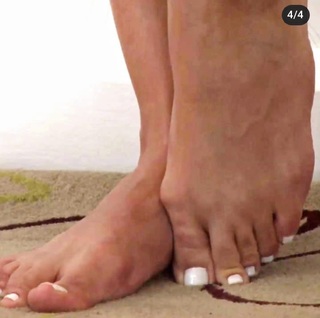Lavínia Vlasak feet photo 2