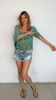 Lavínia Vlasak feet photo 17