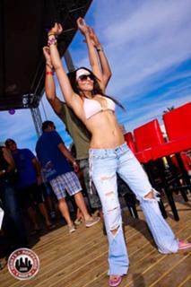 Layla El feet photo thumbnail