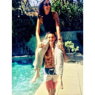 Laysla De Oliveira feet photo thumbnail