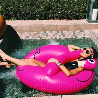 Laysla De Oliveira feet photo thumbnail