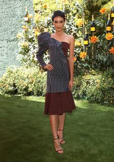 Laysla De Oliveira feet photo thumbnail