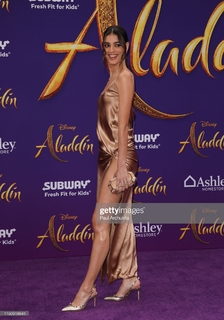 Laysla De Oliveira feet photo thumbnail