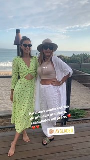 Laysla De Oliveira feet photo thumbnail