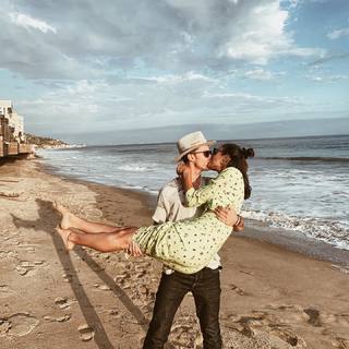 Laysla De Oliveira feet photo thumbnail