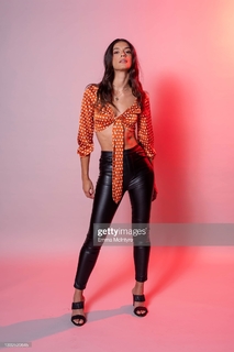 Laysla De Oliveira feet photo thumbnail