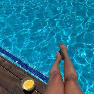 Laysla De Oliveira feet photo thumbnail