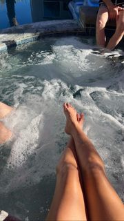 Laysla De Oliveira feet photo thumbnail