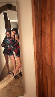 Laysla De Oliveira feet photo thumbnail