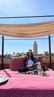 Laysla De Oliveira feet photo thumbnail