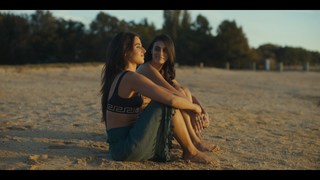 Laysla De Oliveira feet photo thumbnail