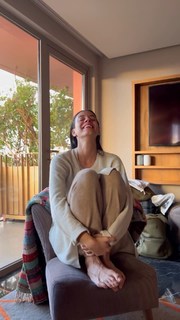 Laysla De Oliveira feet photo thumbnail