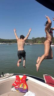 Laysla De Oliveira feet photo thumbnail