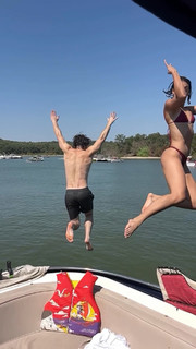 Laysla De Oliveira feet photo thumbnail