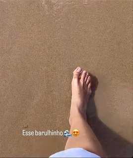 Laís Rodrigues Caldas feet photo 3