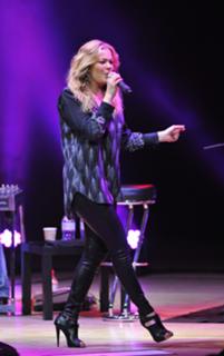 LeAnn Rimes feet photo thumbnail