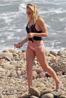 LeAnn Rimes feet photo thumbnail