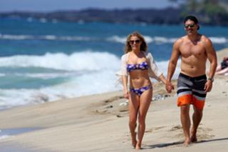 LeAnn Rimes feet photo thumbnail