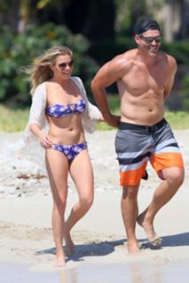 LeAnn Rimes feet photo thumbnail