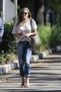 LeAnn Rimes feet photo thumbnail