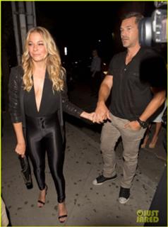 LeAnn Rimes feet photo thumbnail
